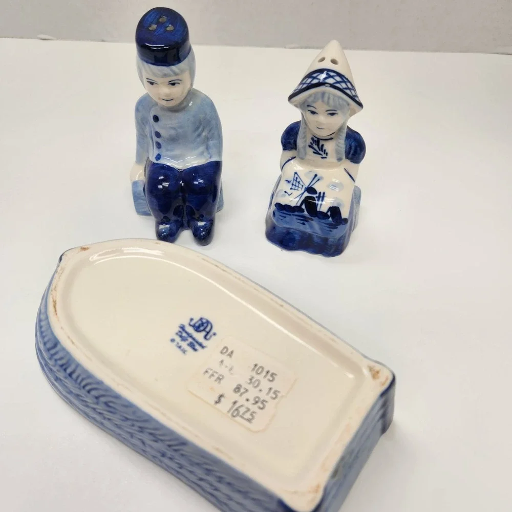 Vtg Delft Blue Dutch Handpainted Girl & Boy in 6